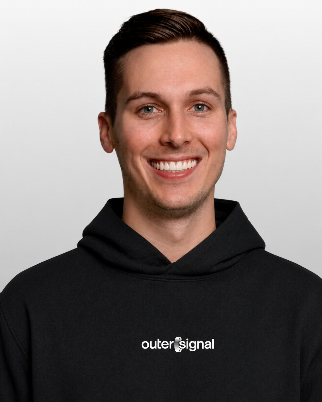 Hunter Simmons headshot